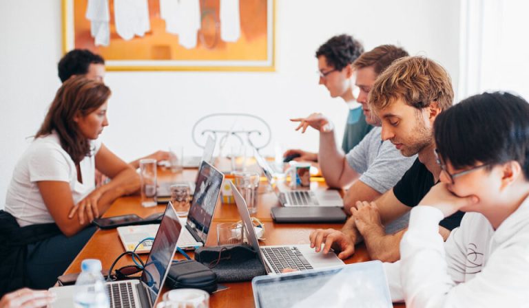 Skills and Qualities that Employers Want in Freshers